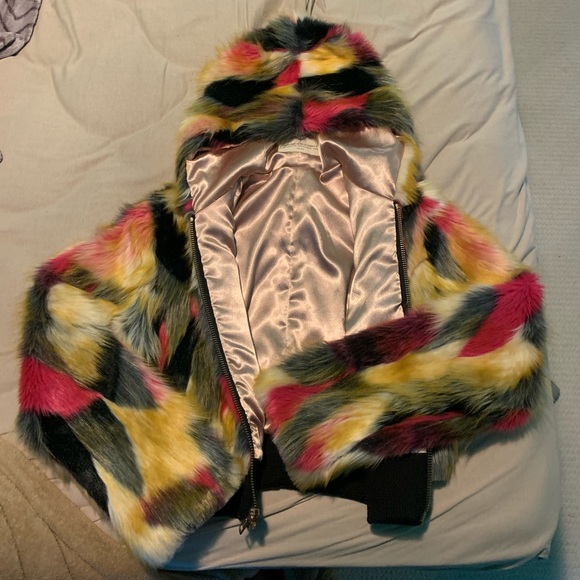 Spirithoods Monarch Crop ♥️ - Picture 6 of 15